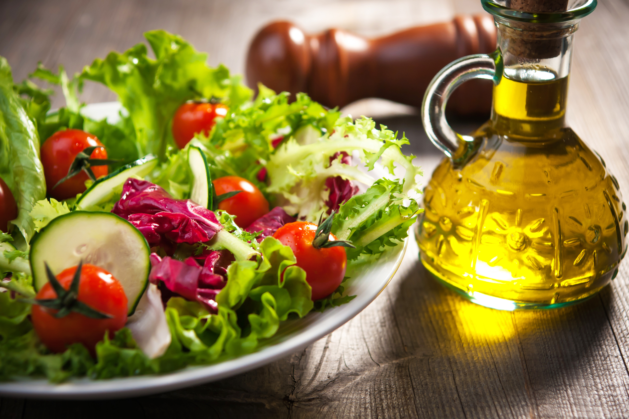 Какое масло добавляют в салат
